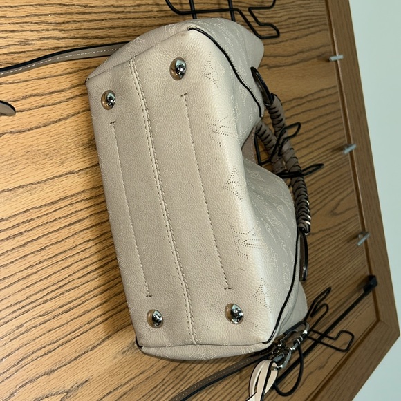 RARE Louis Vuitton Mahina Hina braided handles crossbody tote - Picture 9 of 15